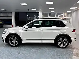 Used 2022 Volkswagen Tiguan R-Line Oryx White - Interior and Exterior details 8