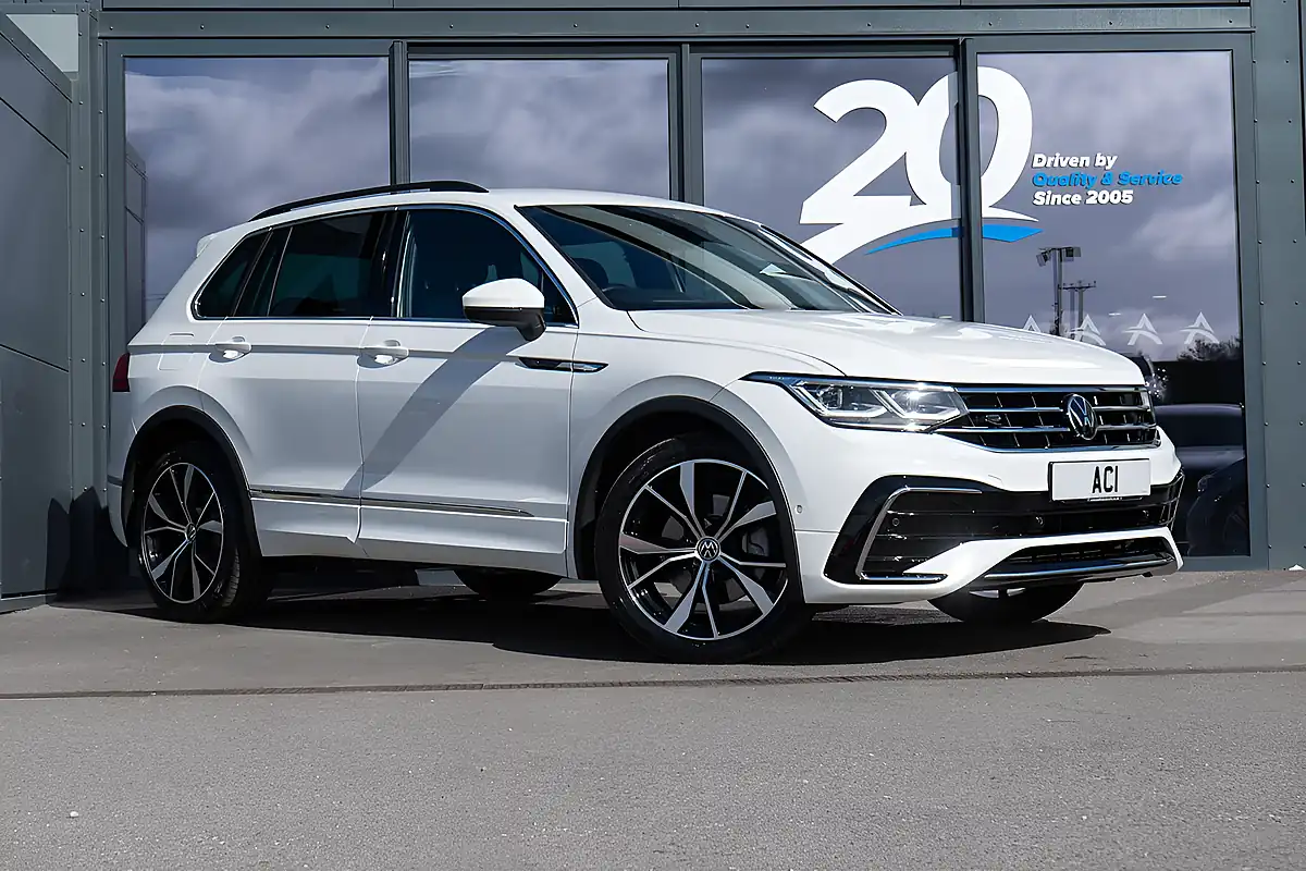 Used 2022 Volkswagen Tiguan R-Line White - Interior and Exterior details 10
