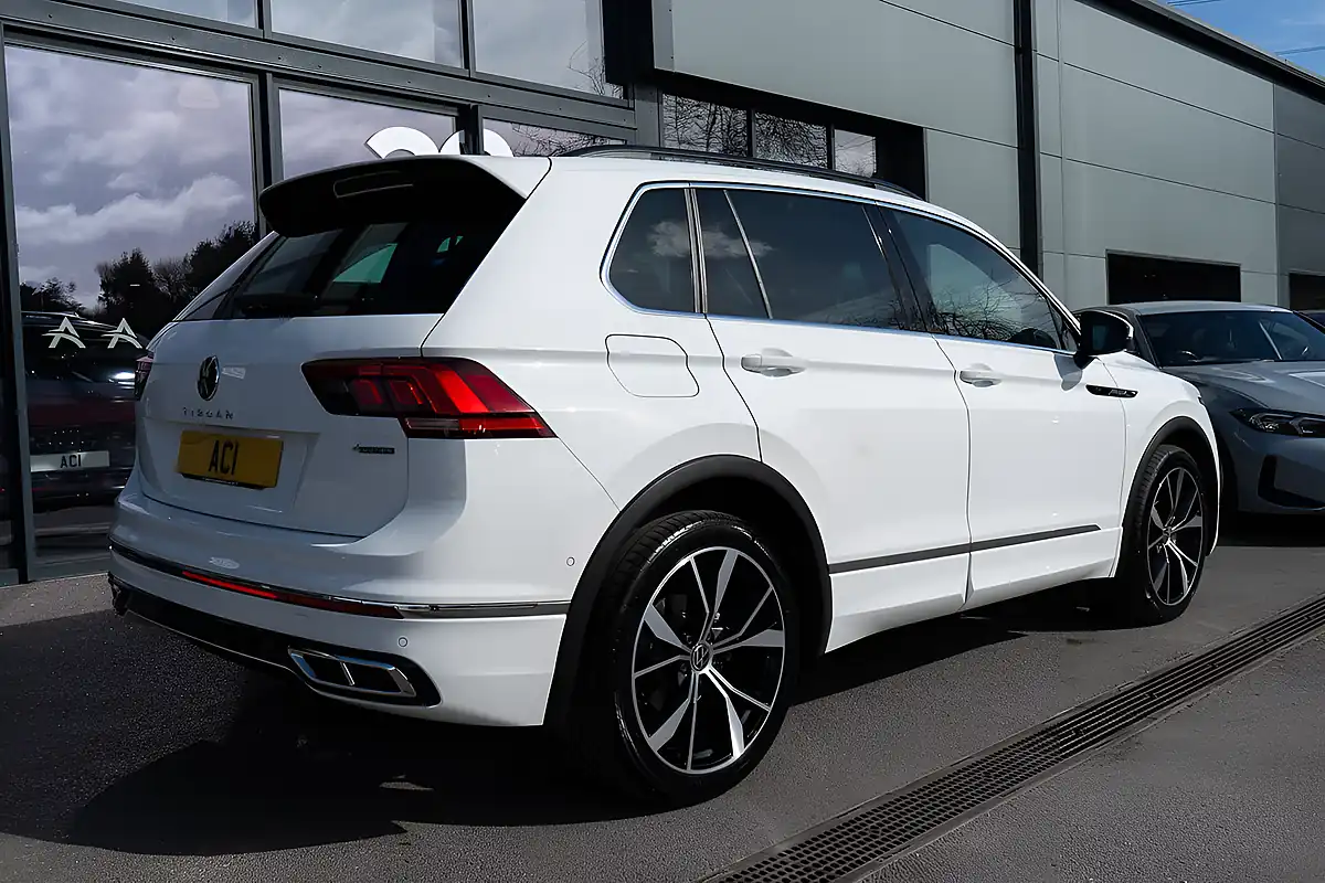 Used 2022 Volkswagen Tiguan R-Line White - Interior and Exterior details 16