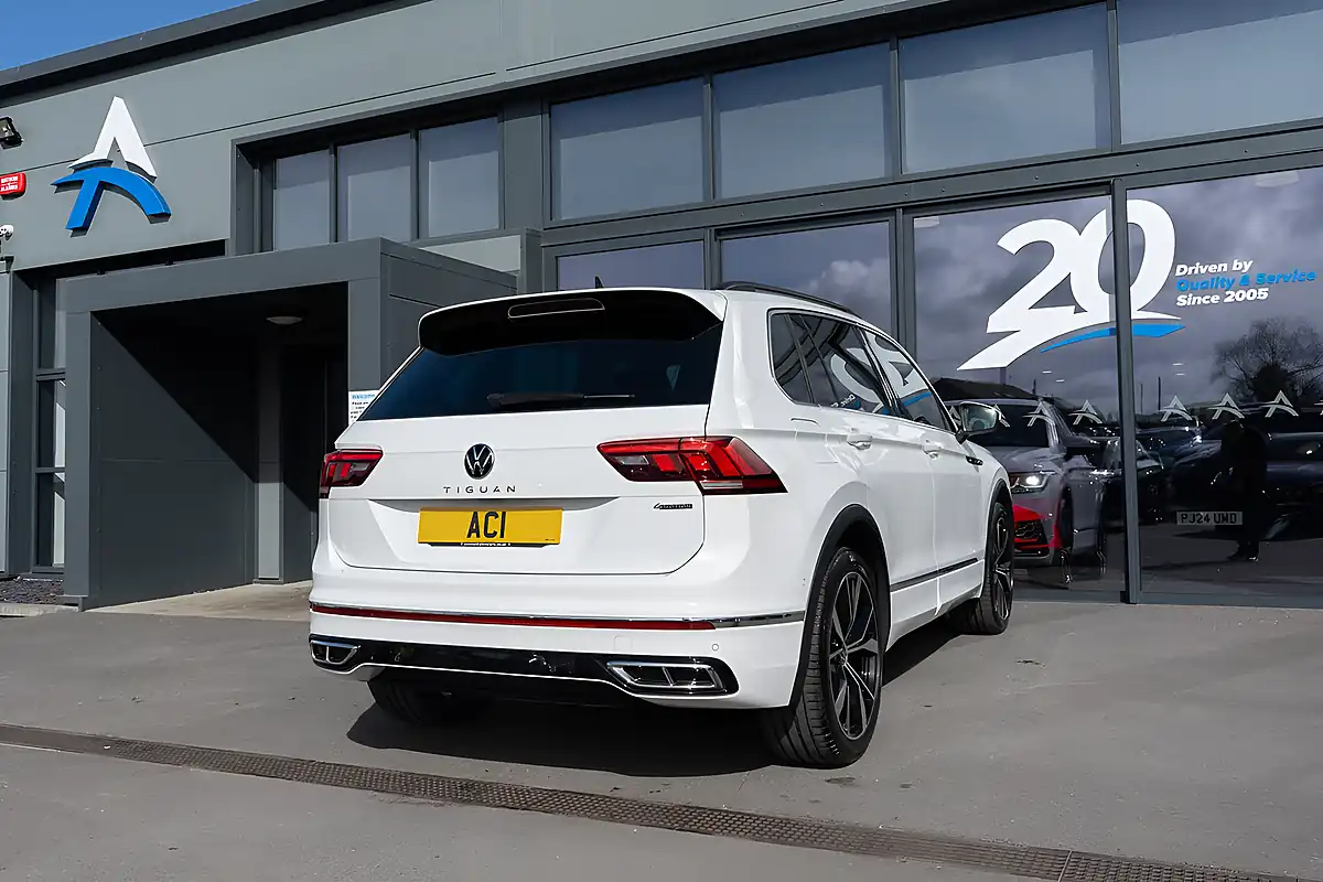 Used 2022 Volkswagen Tiguan R-Line White - Interior and Exterior details 20