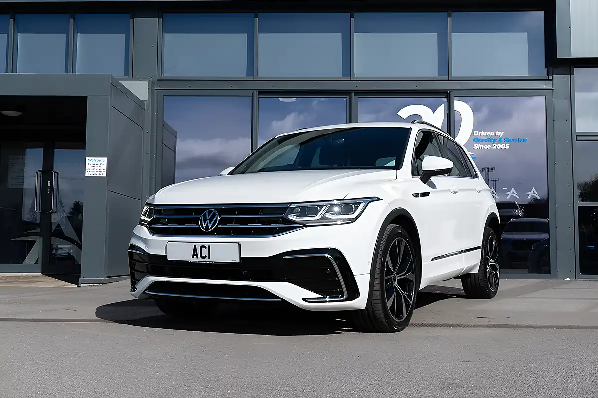 Used 2022 Volkswagen Tiguan R-Line White - Interior and Exterior details 6