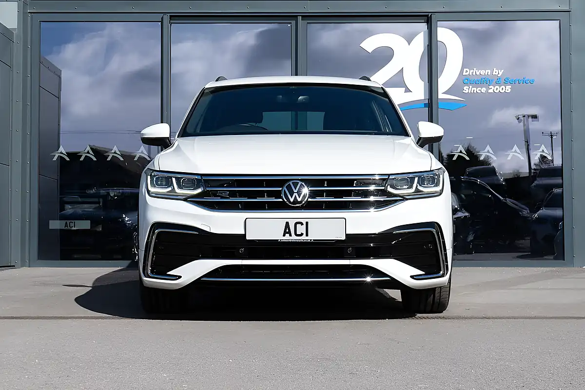 Used 2022 Volkswagen Tiguan R-Line White - Interior and Exterior details 7