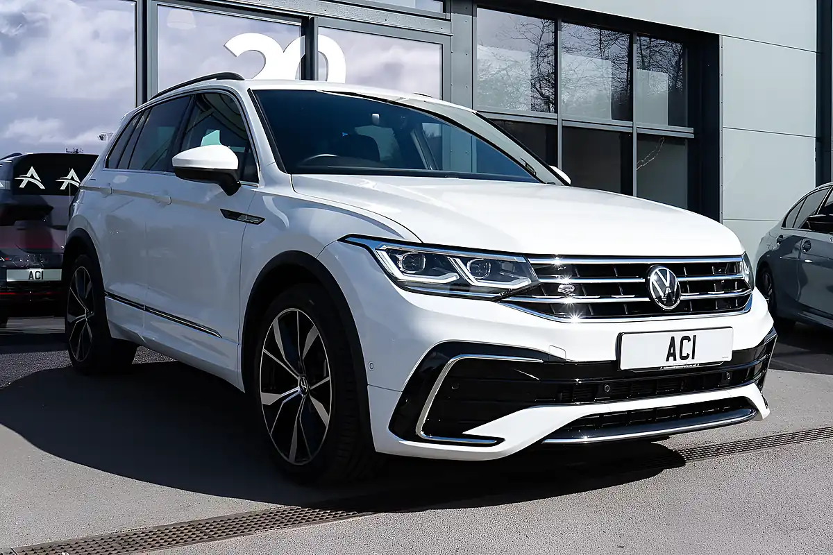 Used 2022 Volkswagen Tiguan R-Line White - Interior and Exterior details 8