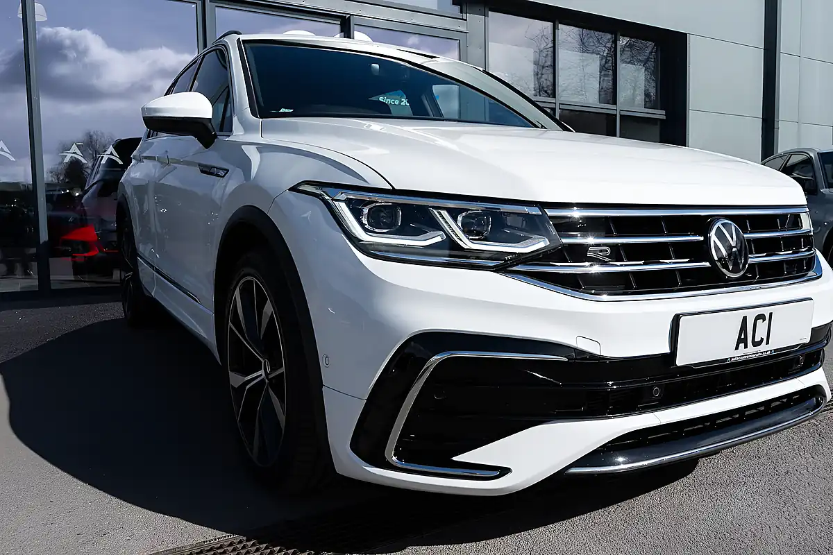 Used 2022 Volkswagen Tiguan R-Line White - Interior and Exterior details 9