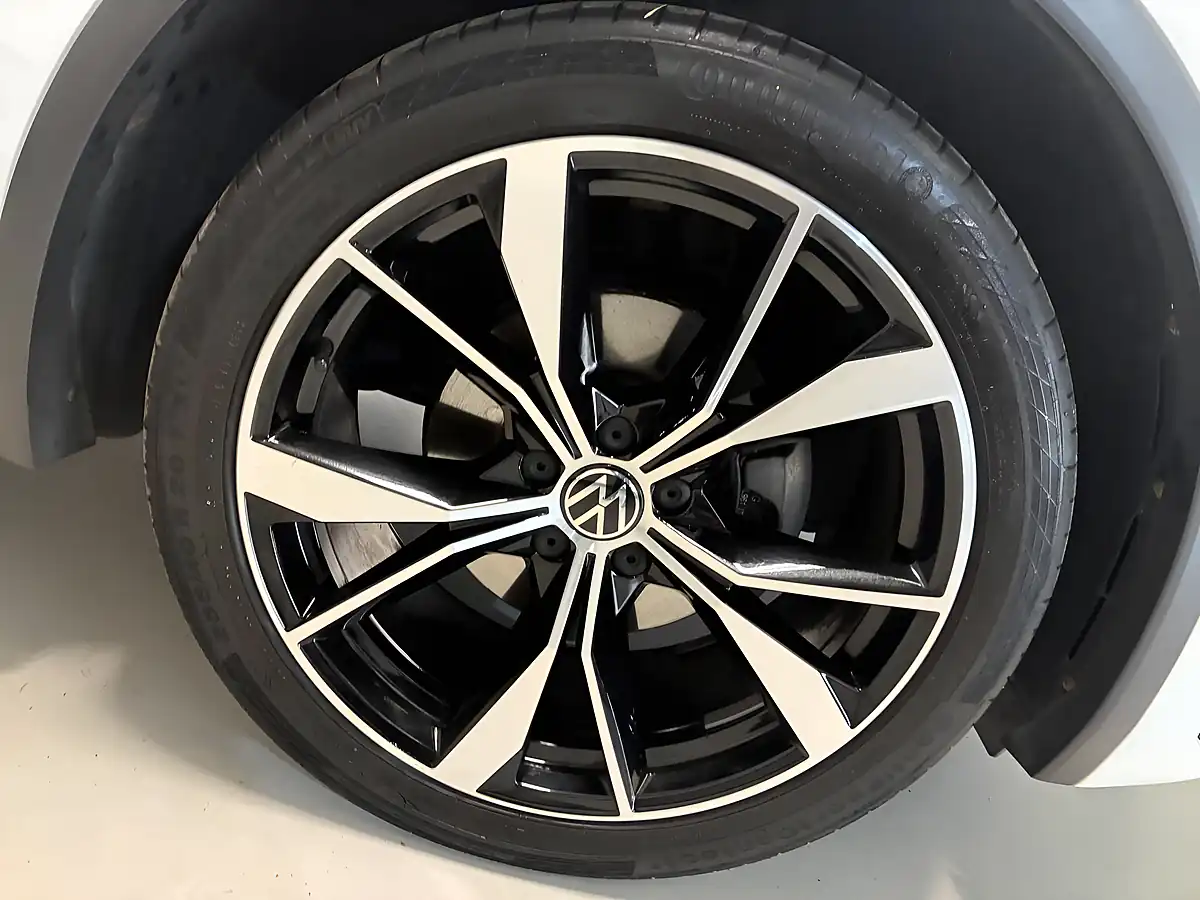 Used 2022 Volkswagen Tiguan R-Line White - Interior and Exterior details 7