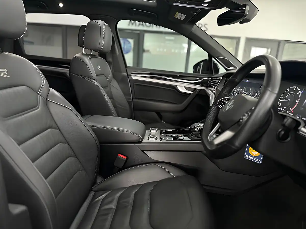 Used 2022 Volkswagen Touareg Black Edition White - Interior and Exterior details 13