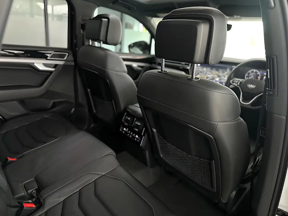 Used 2022 Volkswagen Touareg Black Edition White - Interior and Exterior details 17