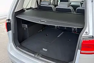 Used 2022 Volkswagen Touran Se Family Silver - Interior and Exterior details 16