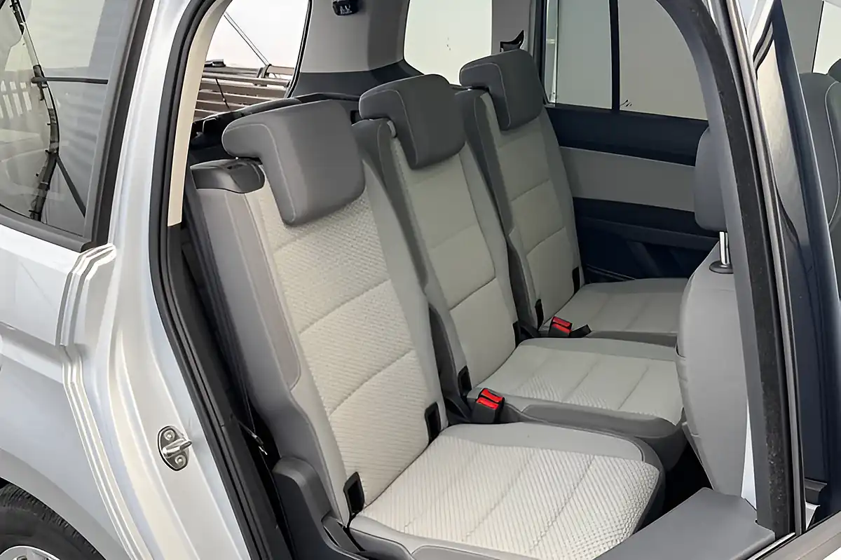 Used 2022 Volkswagen Touran Se Family Silver - Interior and Exterior details 19