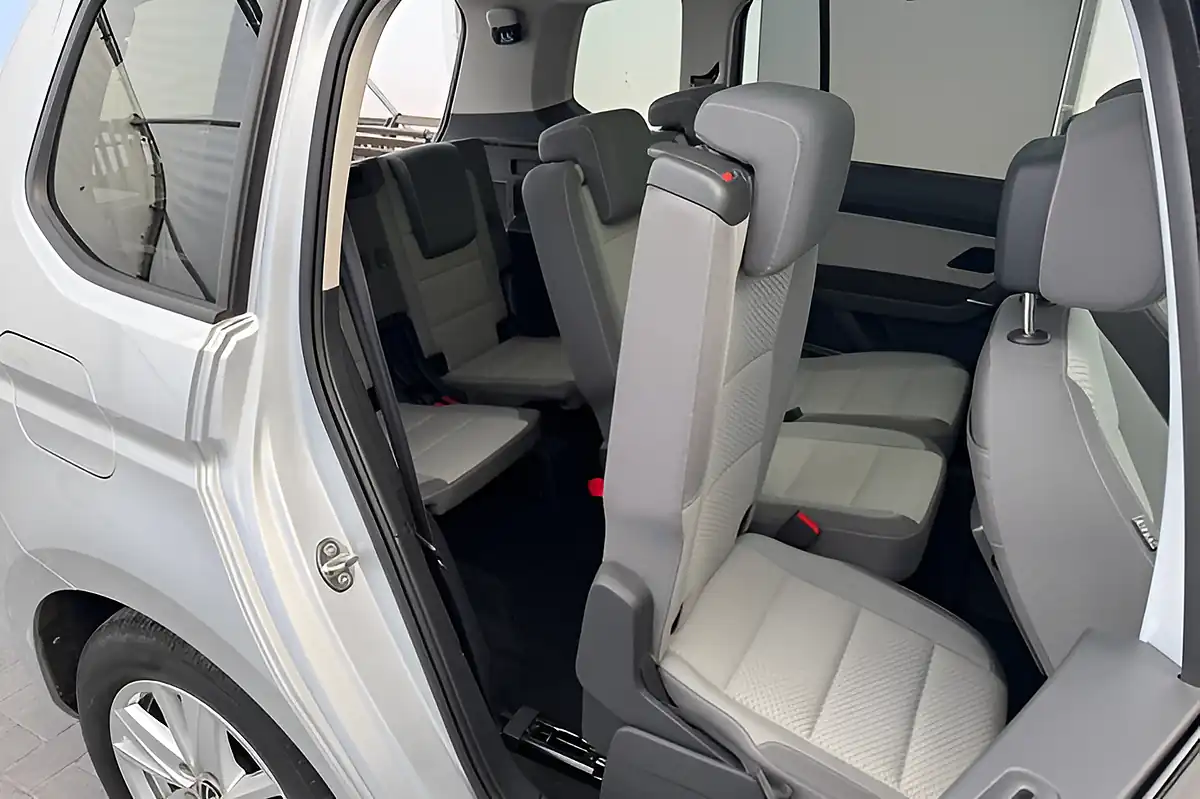 Used 2022 Volkswagen Touran Se Family Silver - Interior and Exterior details 20