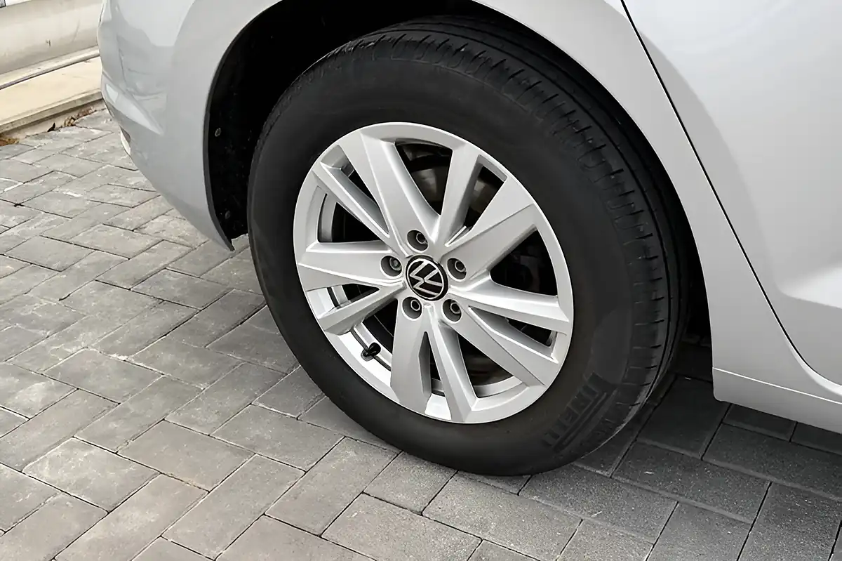 Used 2022 Volkswagen Touran Se Family Silver - Interior and Exterior details 7
