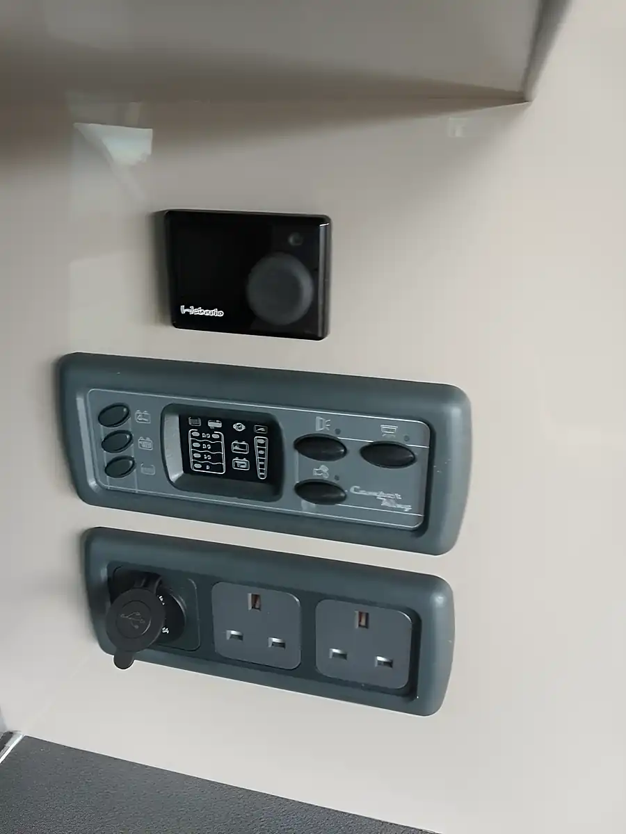 Used 2022 Volkswagen Transporter Camperking Ascot Grey - Interior and Exterior details 16