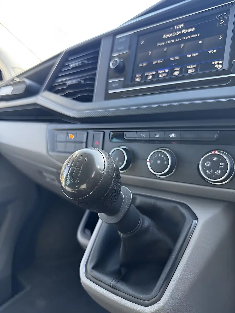 Used 2022 Volkswagen Transporter Highline Black - Interior and Exterior details 14