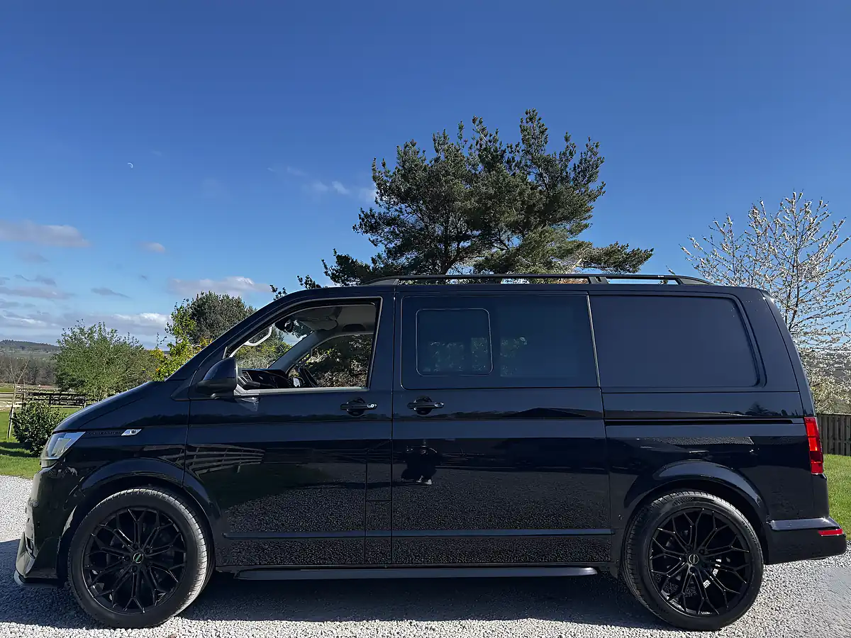 Used 2022 Volkswagen Transporter Highline Black - Interior and Exterior details 9