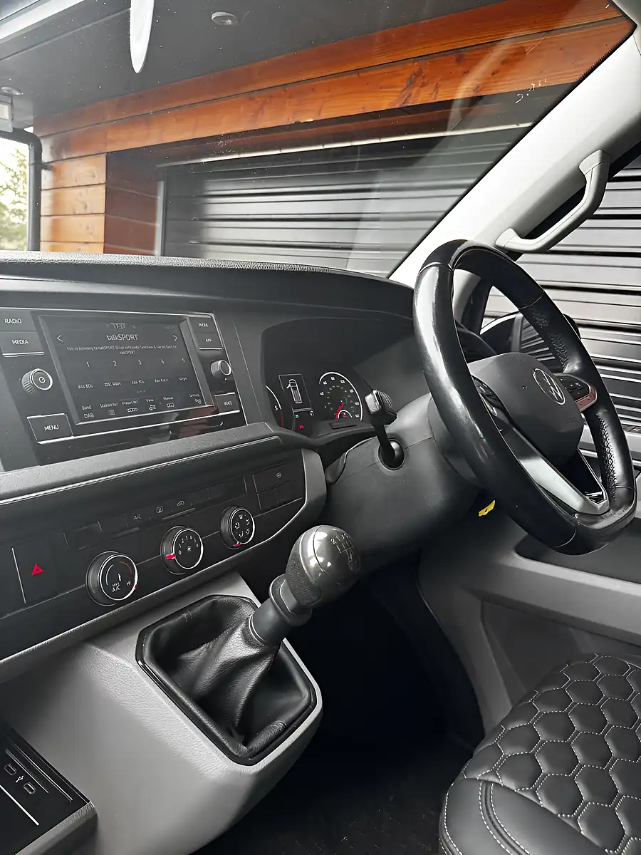 Used 2022 Volkswagen Transporter Highline Black - Interior and Exterior details 11