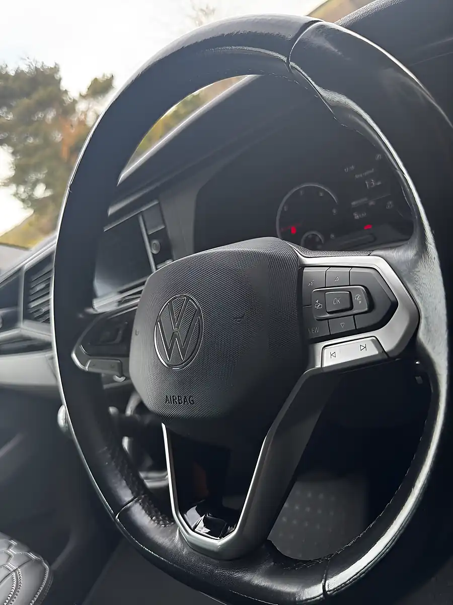 Used 2022 Volkswagen Transporter Highline Black - Interior and Exterior details 9