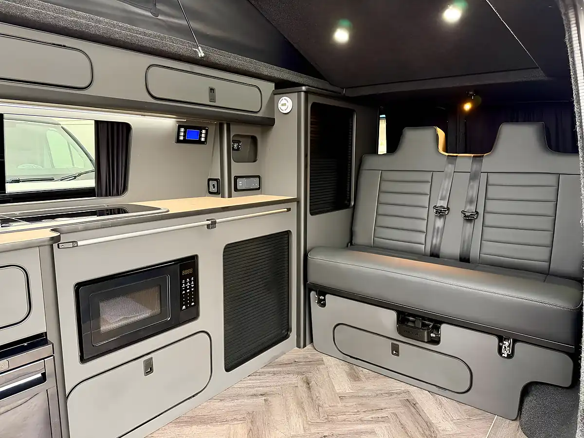 Used 2022 Volkswagen Transporter Highline Blue - Interior and Exterior details 13
