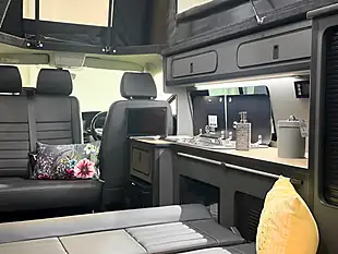 Used 2022 Volkswagen Transporter Highline Blue - Interior and Exterior details 8