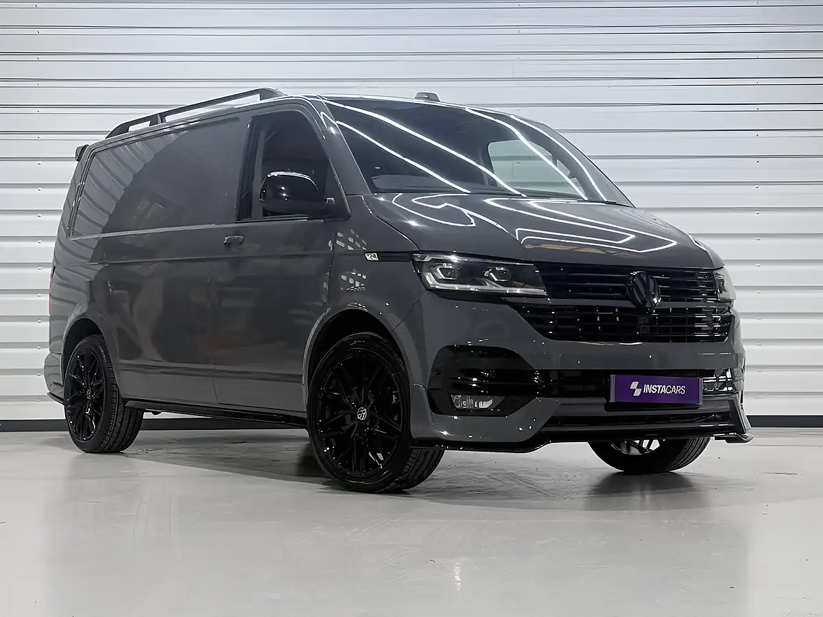 Used 2022 Volkswagen Transporter Highline Grey - Front View