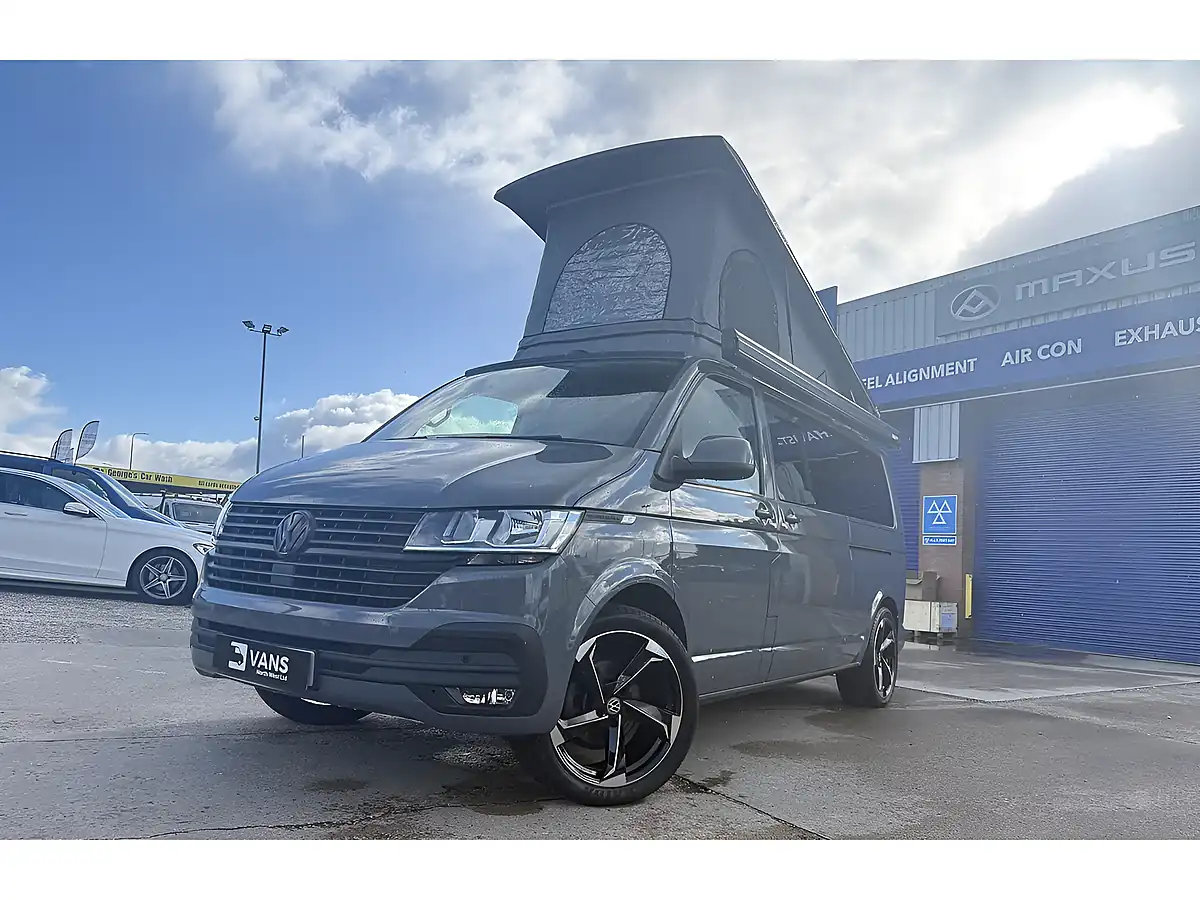 Used 2022 Volkswagen Transporter Highline Grey - Front View