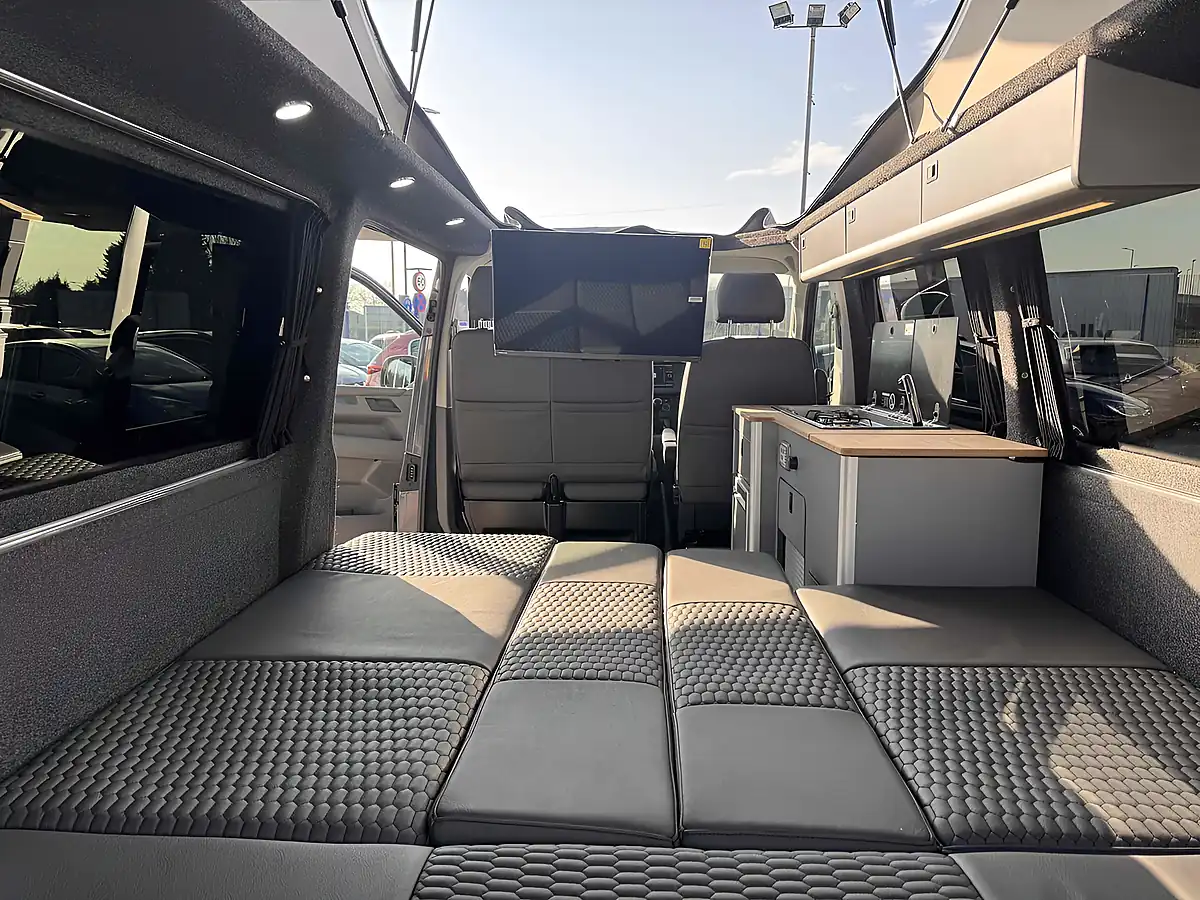 Used 2022 Volkswagen Transporter Highline Grey - Interior and Exterior details 14