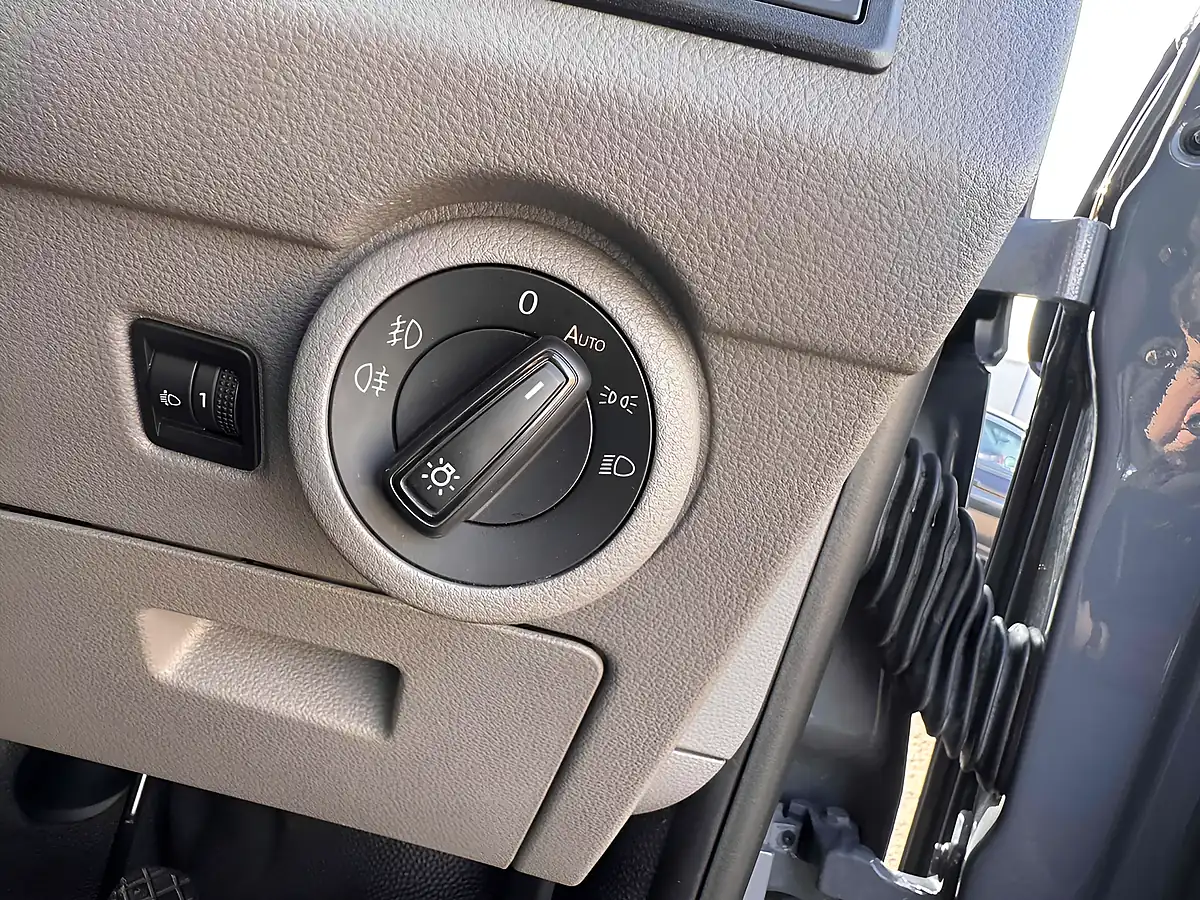 Used 2022 Volkswagen Transporter Highline Grey - Interior and Exterior details 18