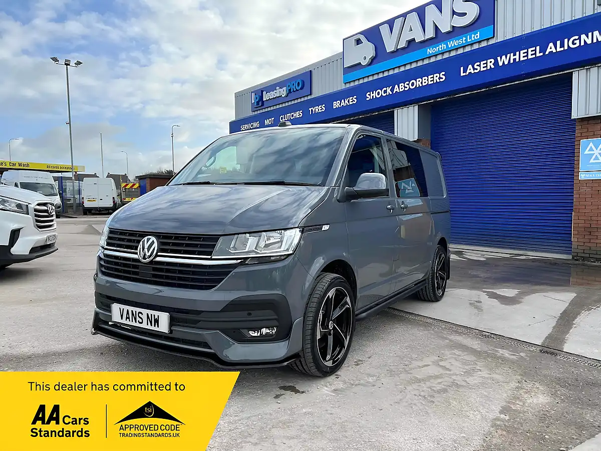 Used 2022 Volkswagen Transporter Highline Grey - Front View