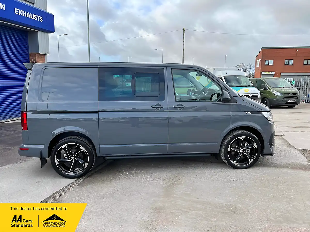 Used 2022 Volkswagen Transporter Highline Grey - Interior and Exterior details 7