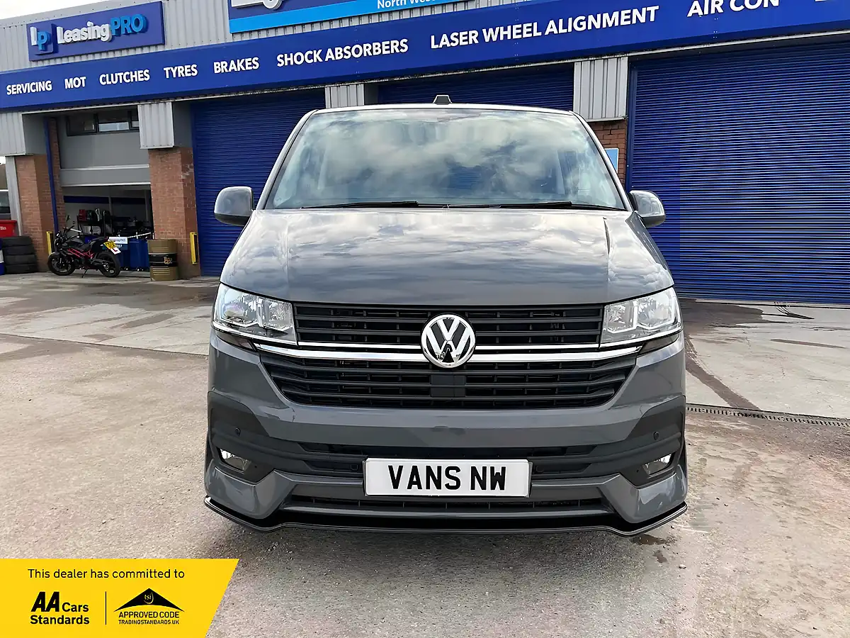 Used 2022 Volkswagen Transporter Highline Grey - Interior and Exterior details 9