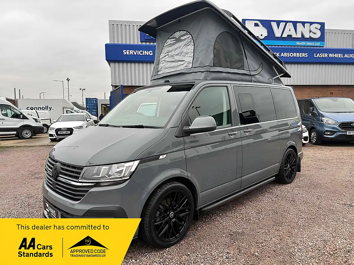 Used 2022 Volkswagen Transporter Highline Grey - Front View