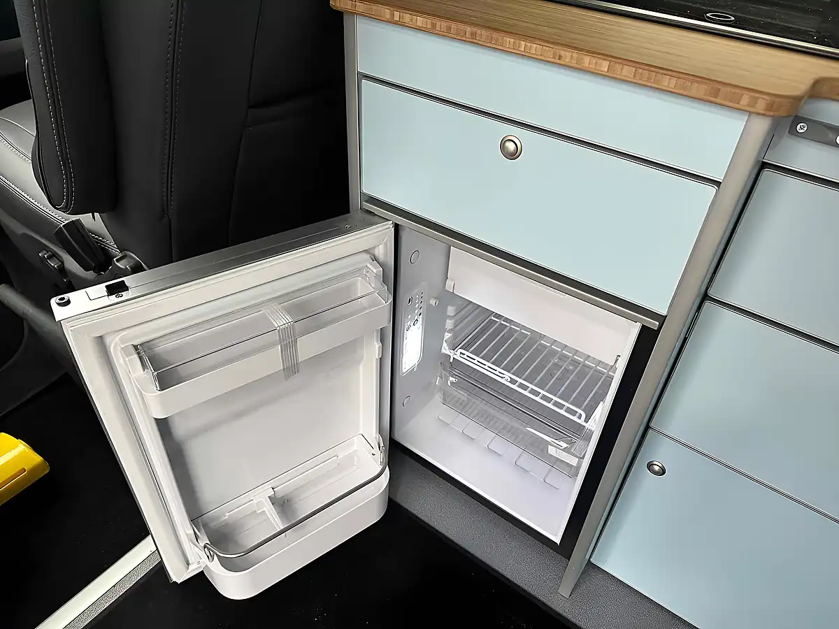 Used 2022 Volkswagen Transporter Highline Grey - Interior and Exterior details 15