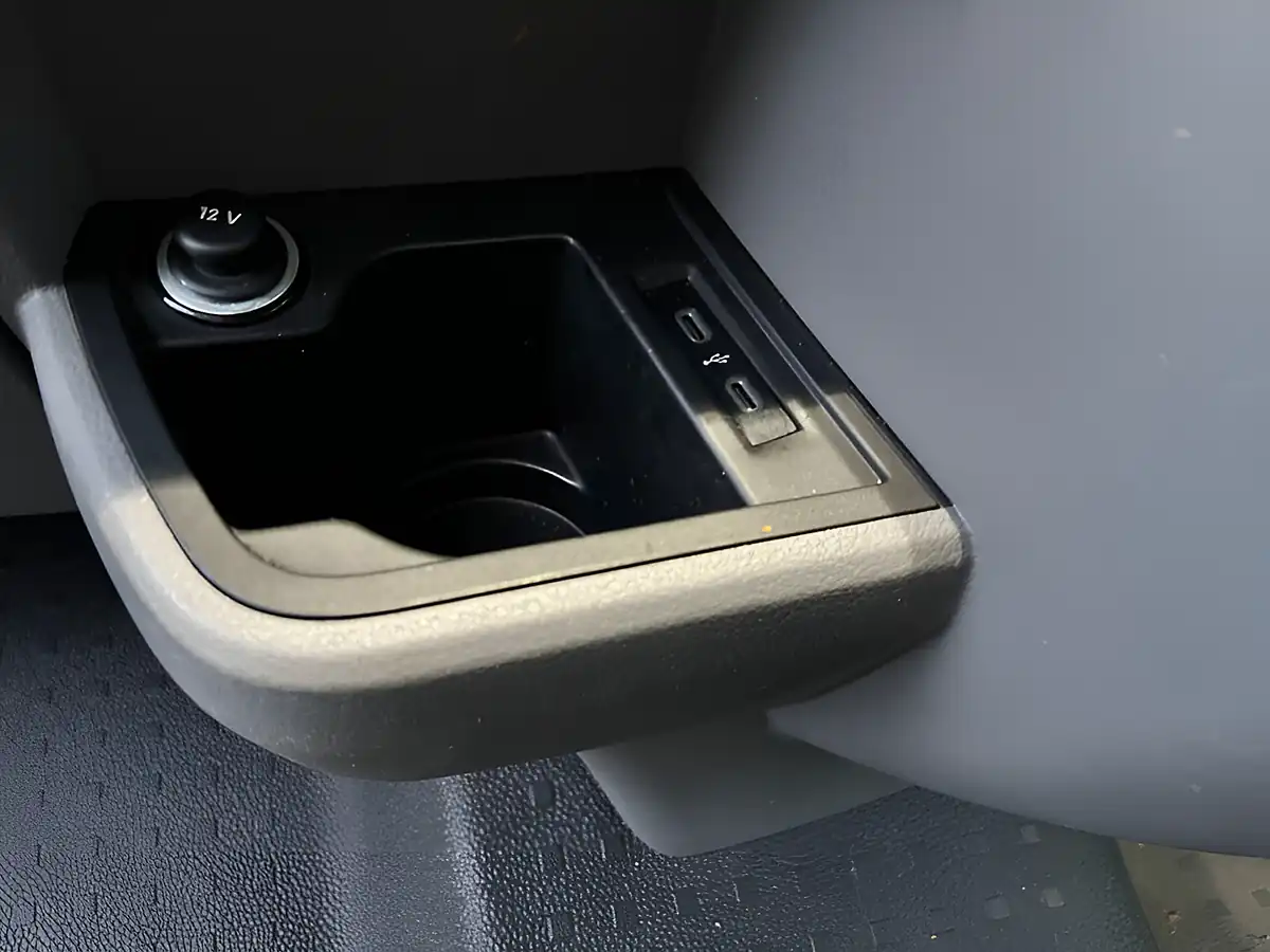 Used 2022 Volkswagen Transporter Highline Kombi Indium Grey - Interior and Exterior details 17