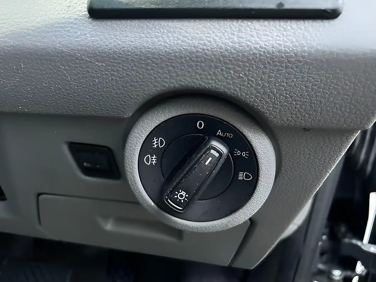 Used 2022 Volkswagen Transporter Highline Kombi Indium Grey - Interior and Exterior details 19