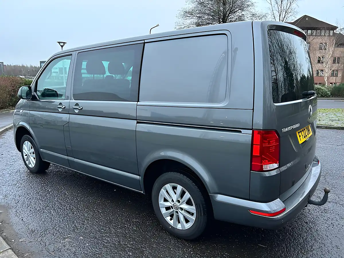 Used 2022 Volkswagen Transporter Highline Kombi Indium Grey - Interior and Exterior details 8