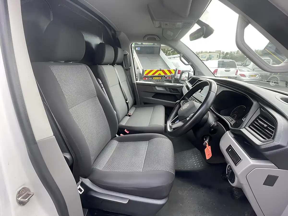 Used 2022 Volkswagen Transporter Highline Lwb White - Interior and Exterior details 10