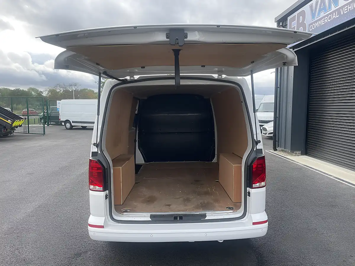 Used 2022 Volkswagen Transporter Highline Lwb White - Interior and Exterior details 11