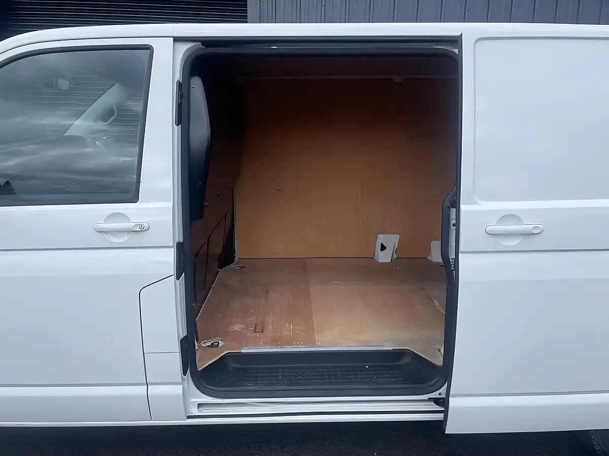 Used 2022 Volkswagen Transporter Highline Lwb White - Interior and Exterior details 12