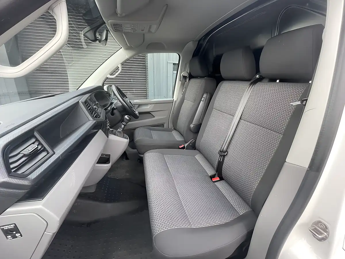 Used 2022 Volkswagen Transporter Highline Lwb White - Interior and Exterior details 14