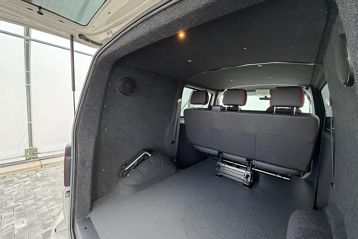 Used 2022 Volkswagen Transporter Kombi Highline Grey - Interior and Exterior details 17