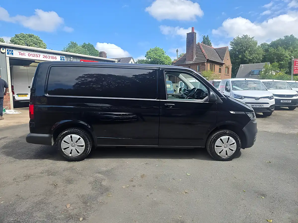 Used 2022 Volkswagen Transporter Startline Black - Interior and Exterior details 13