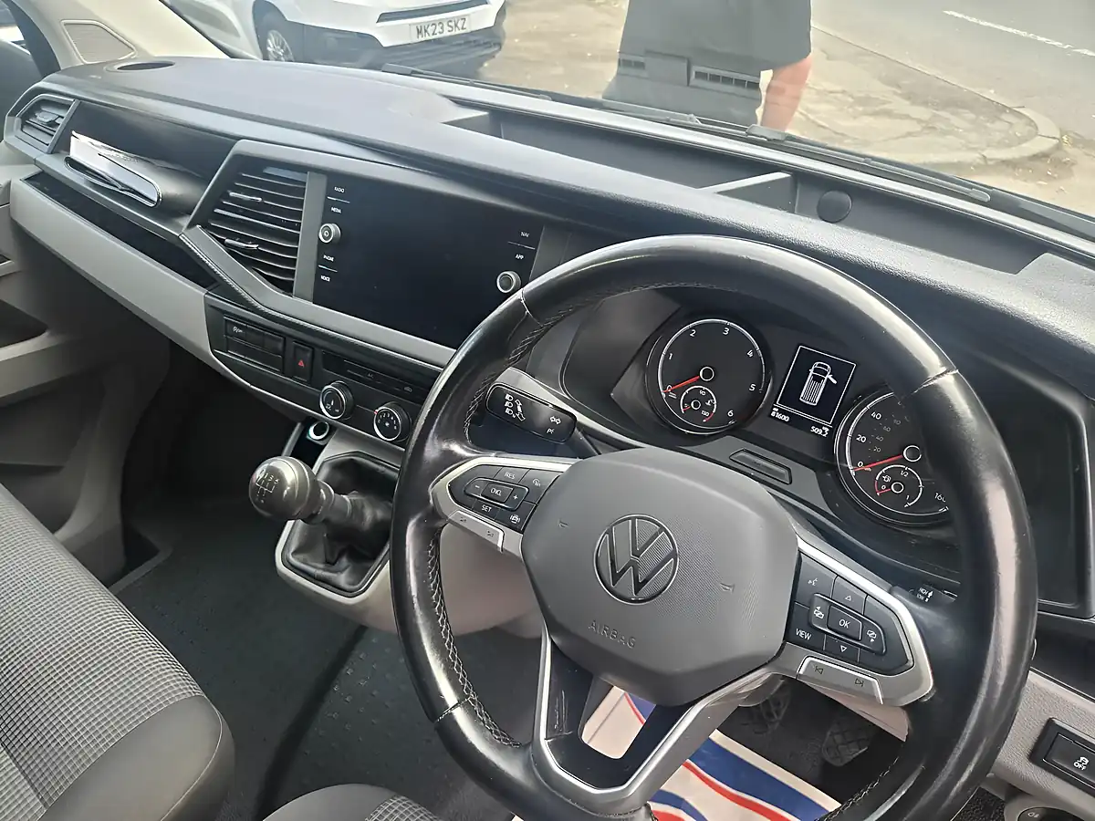 Used 2022 Volkswagen Transporter Startline Black - Interior and Exterior details 15