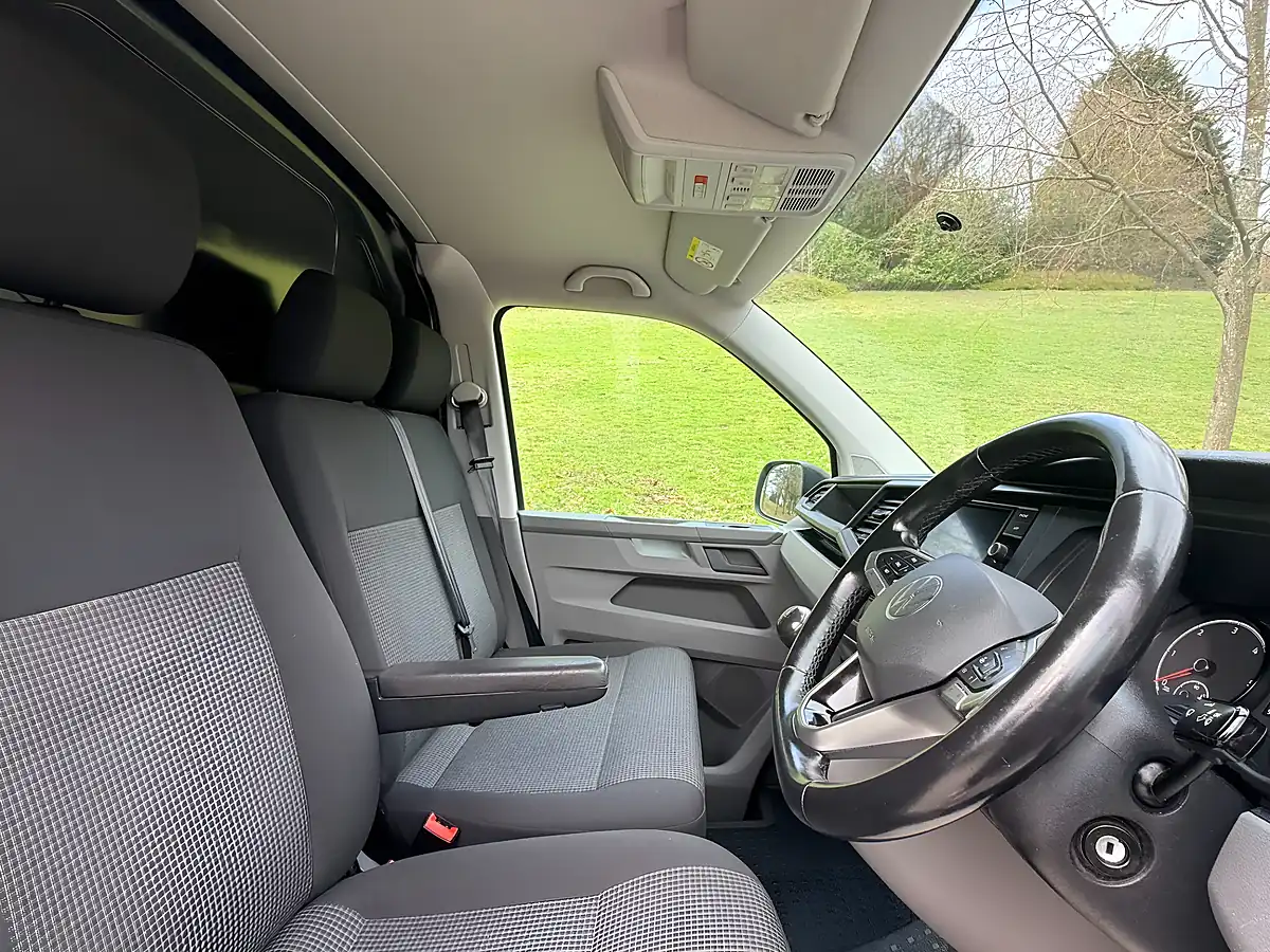 Used 2022 Volkswagen Transporter Startline Business White - Interior and Exterior details 11
