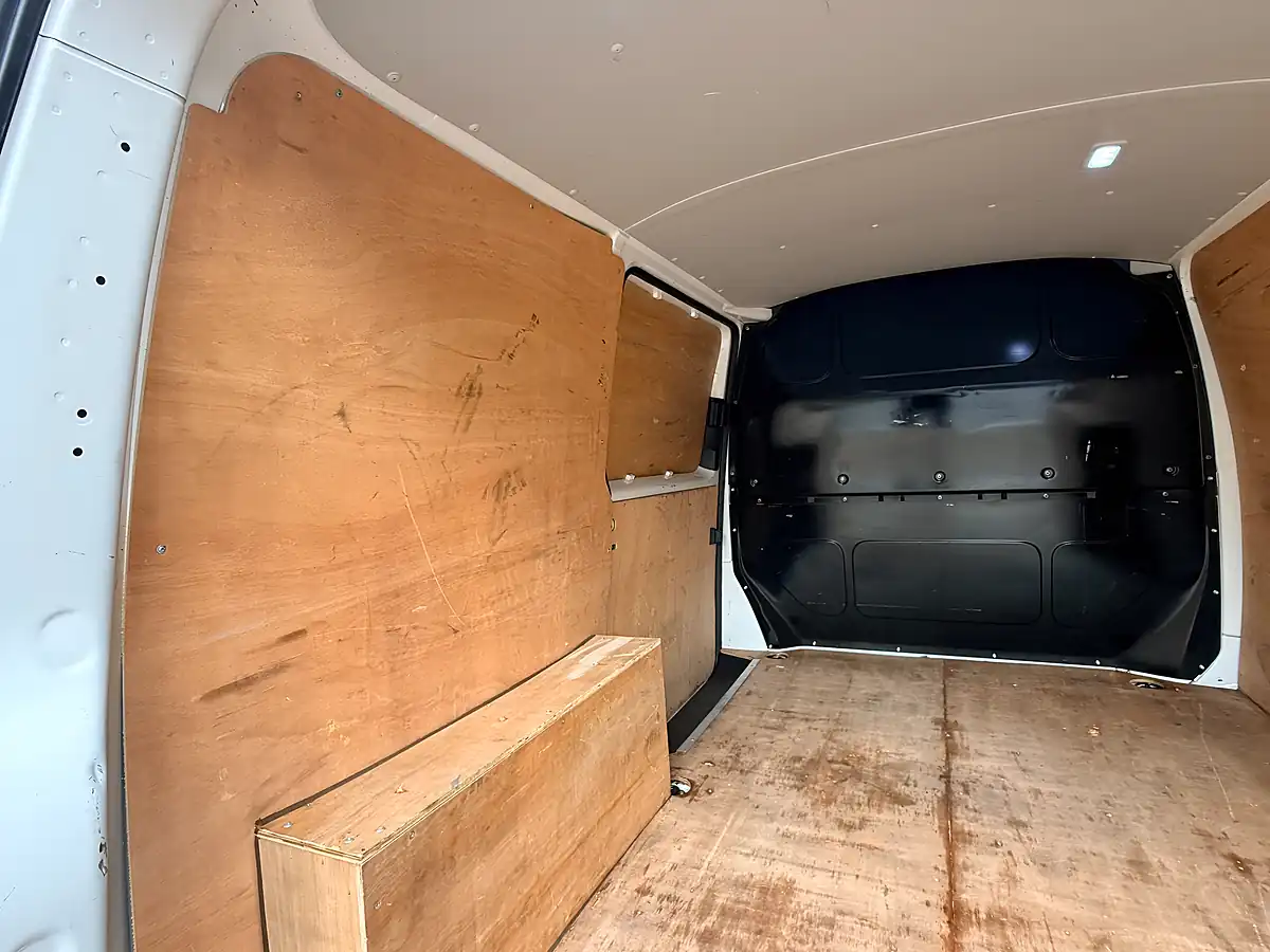 Used 2022 Volkswagen Transporter Startline Business White - Interior and Exterior details 14