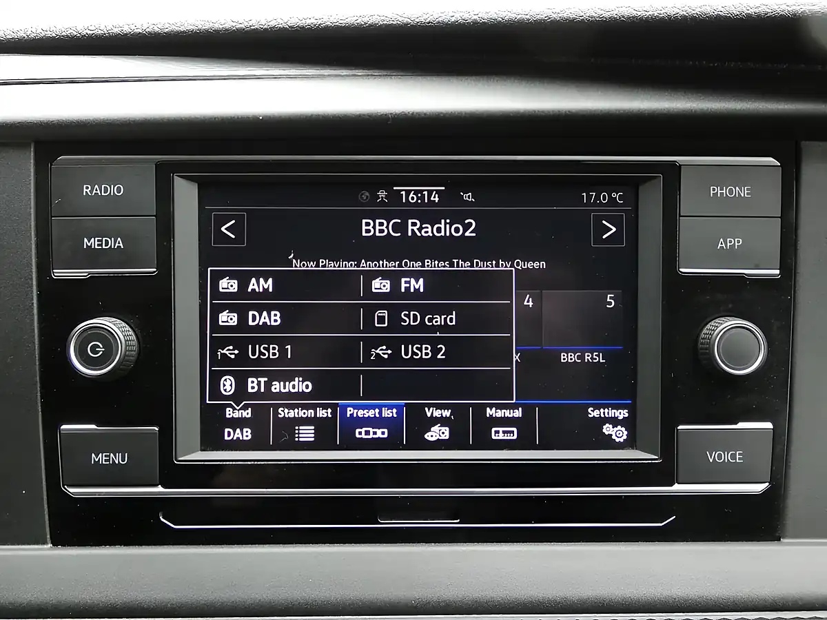 Used 2022 Volkswagen Transporter Startline Candy White - Interior and Exterior details 15