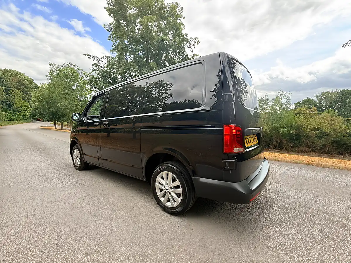 Used 2022 Volkswagen Transporter Startline Metallic Black - Interior and Exterior details 7