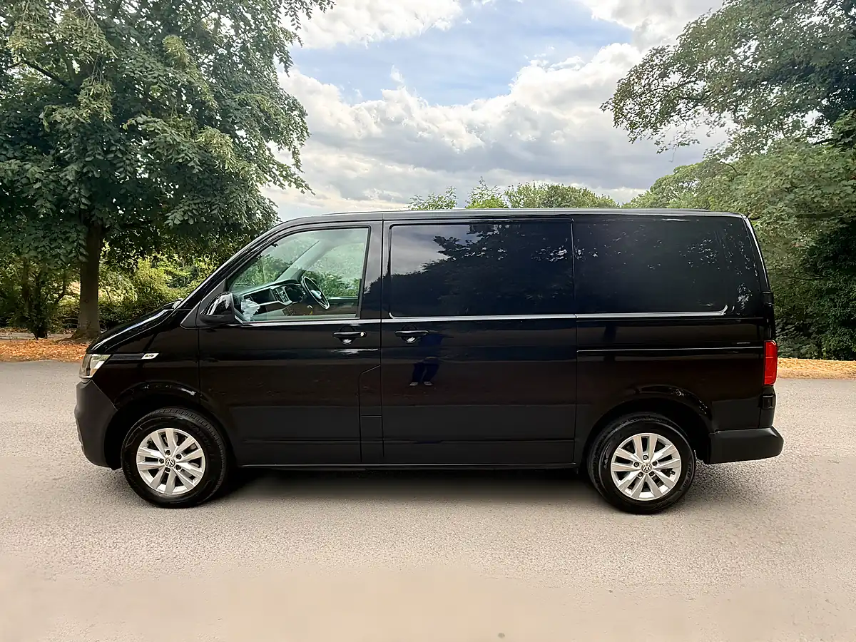 Used 2022 Volkswagen Transporter Startline Metallic Black - Interior and Exterior details 8