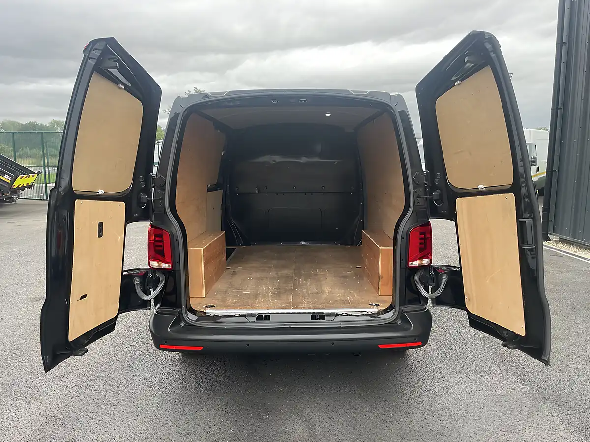 Used 2022 Volkswagen Transporter Startline Swb Black - Interior and Exterior details 11