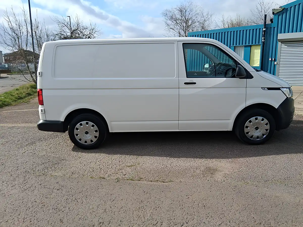 Used 2022 Volkswagen Transporter Startline White - Interior and Exterior details 6