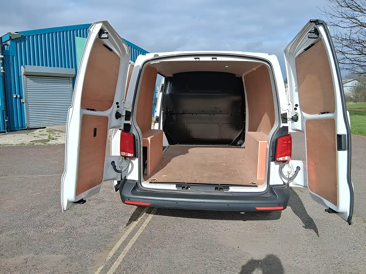 Used 2022 Volkswagen Transporter Startline White - Interior and Exterior details 9