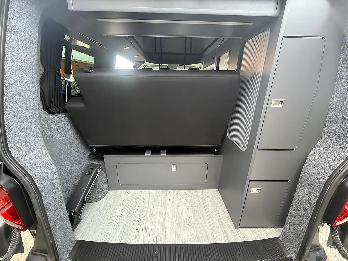Used 2022 Volkswagen Transporter T28 Highline Grey - Interior and Exterior details 15